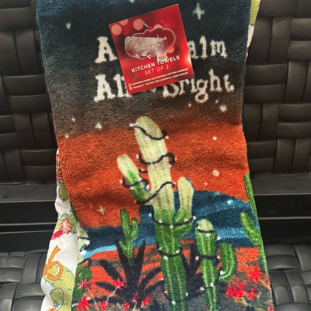 Christmas Cactus Kitchen Dish Towels Set Of 2 USA 15” X 26” 100% Cotton NEW Gift